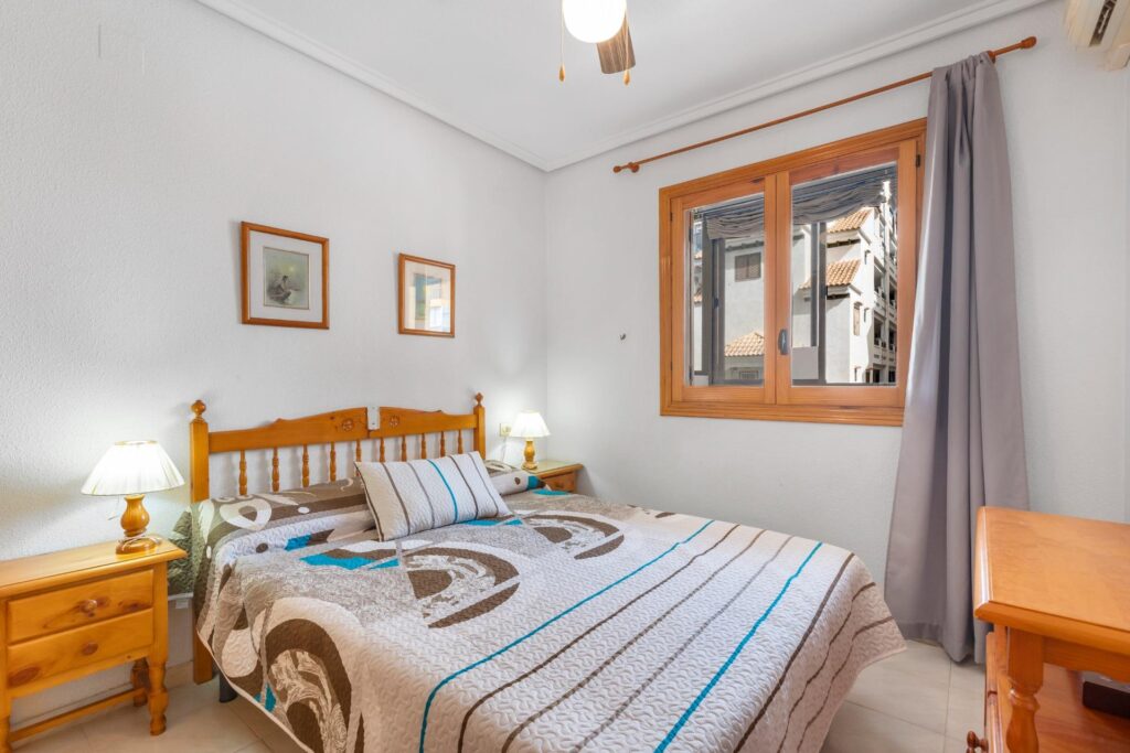 Apartment in Torrevieja (La Mata)