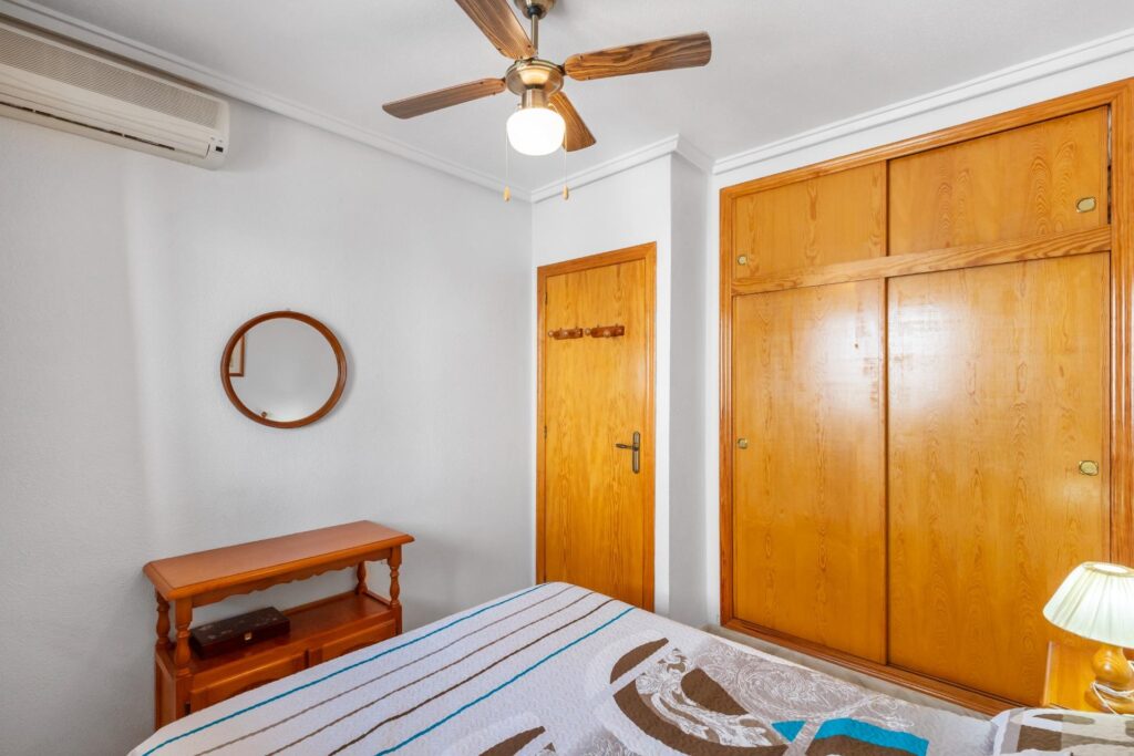 Apartment in Torrevieja (La Mata)
