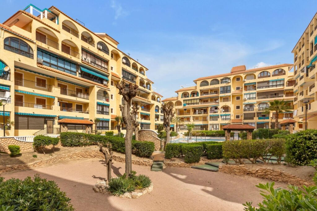 Apartment in Torrevieja (La Mata)