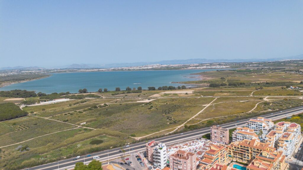 Apartment in Torrevieja (La Mata)