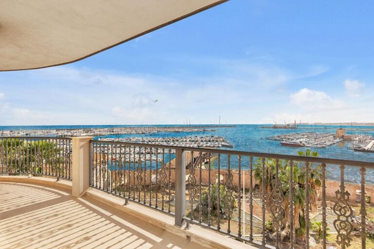 Apartment in Torrevieja (Paseo Maritimo)