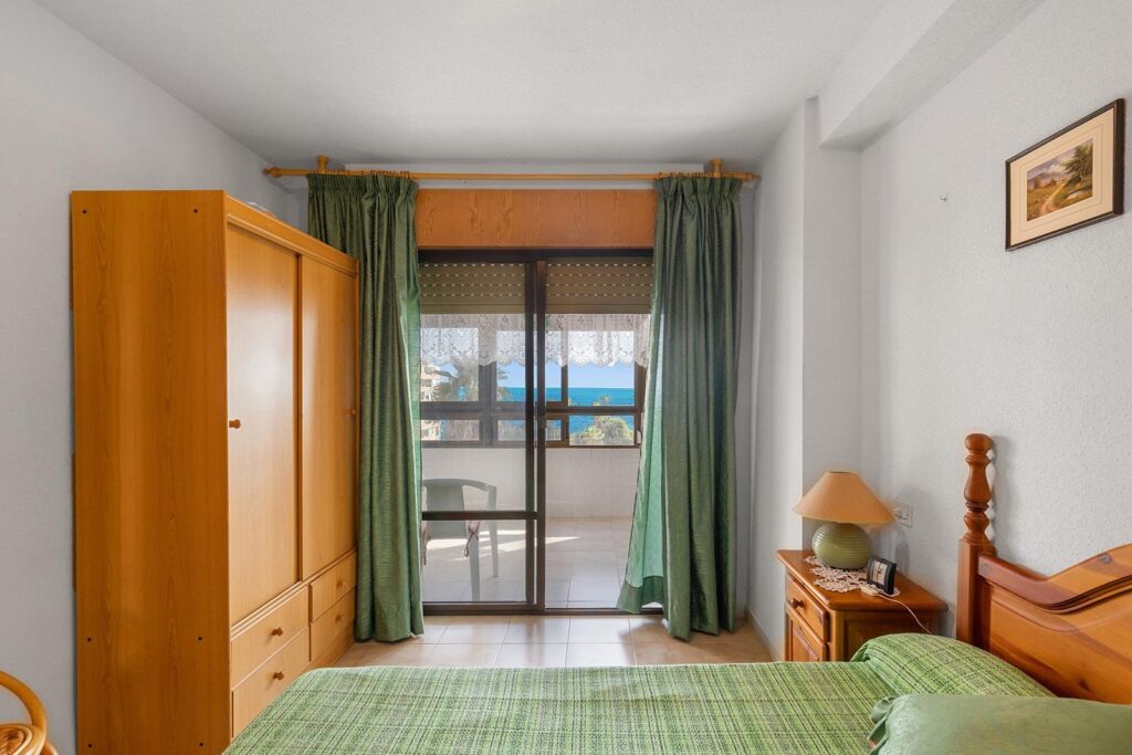 Apartment in Torrevieja (La Mata)