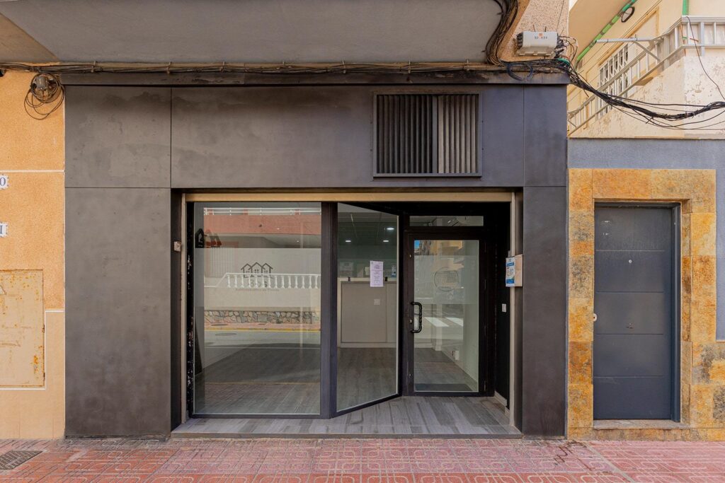 Commercial property in Torrevieja (La Mata Pueblo)