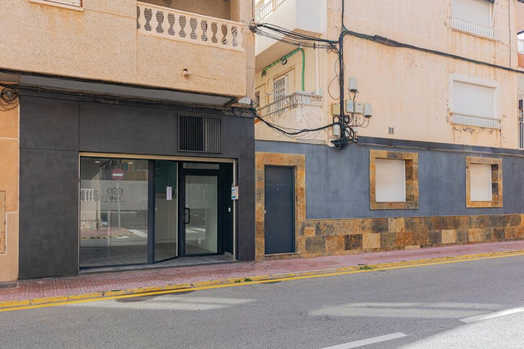 Commercial property in Torrevieja (La Mata Pueblo)