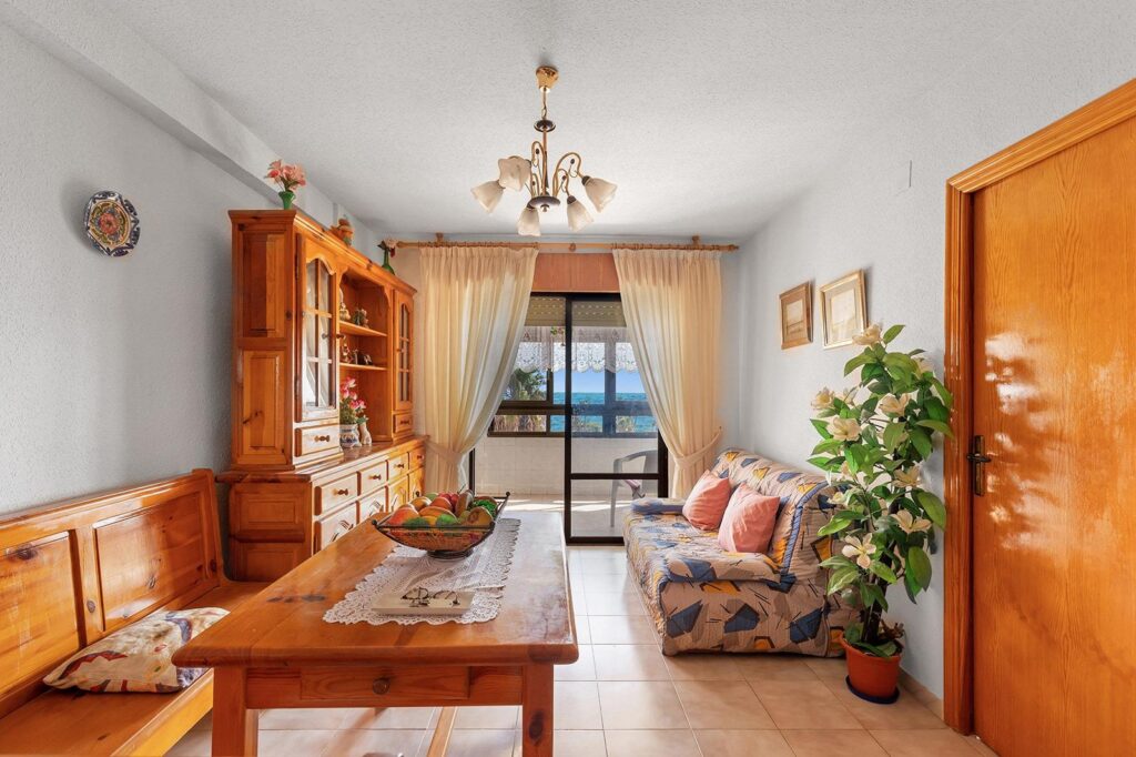 Apartment in Torrevieja (La Mata)