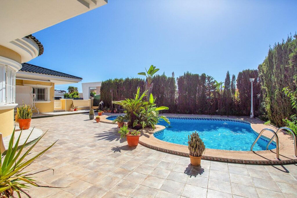 Villa in Torrevieja (Torreta Florida)