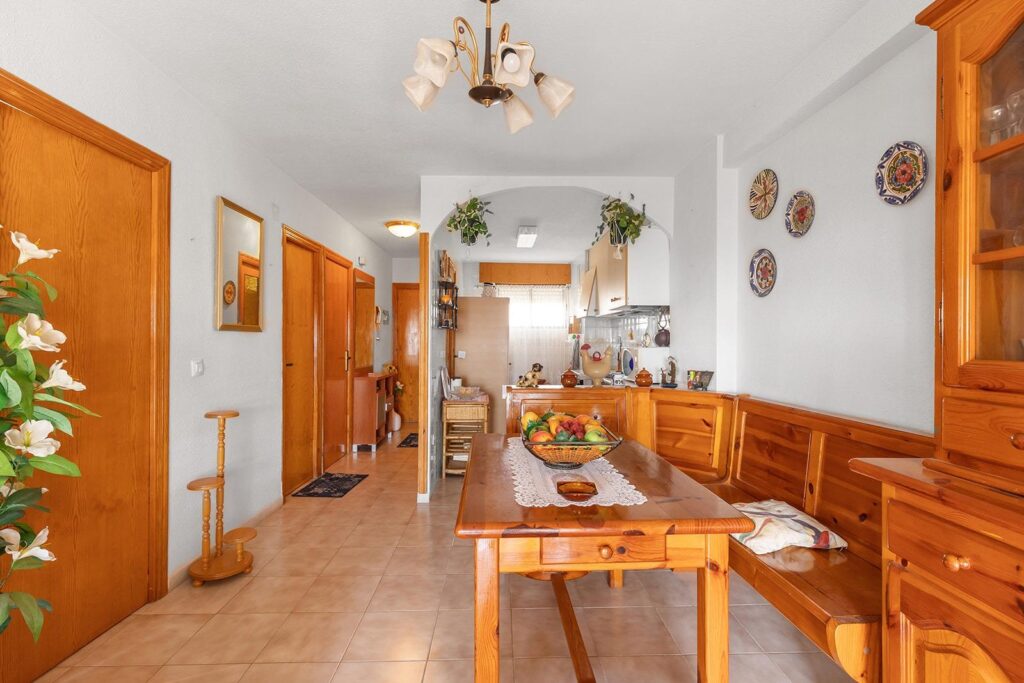 Apartment in Torrevieja (La Mata)