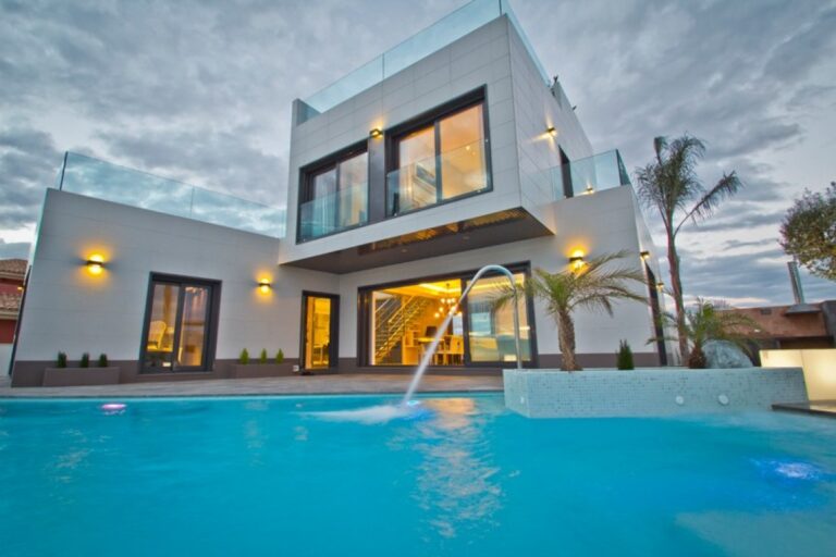 Villa in Orihuela Costa (La Zenia)