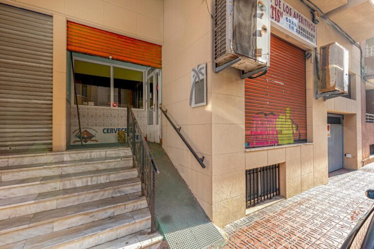 Commercial property in Torrevieja (Playa del Cura)