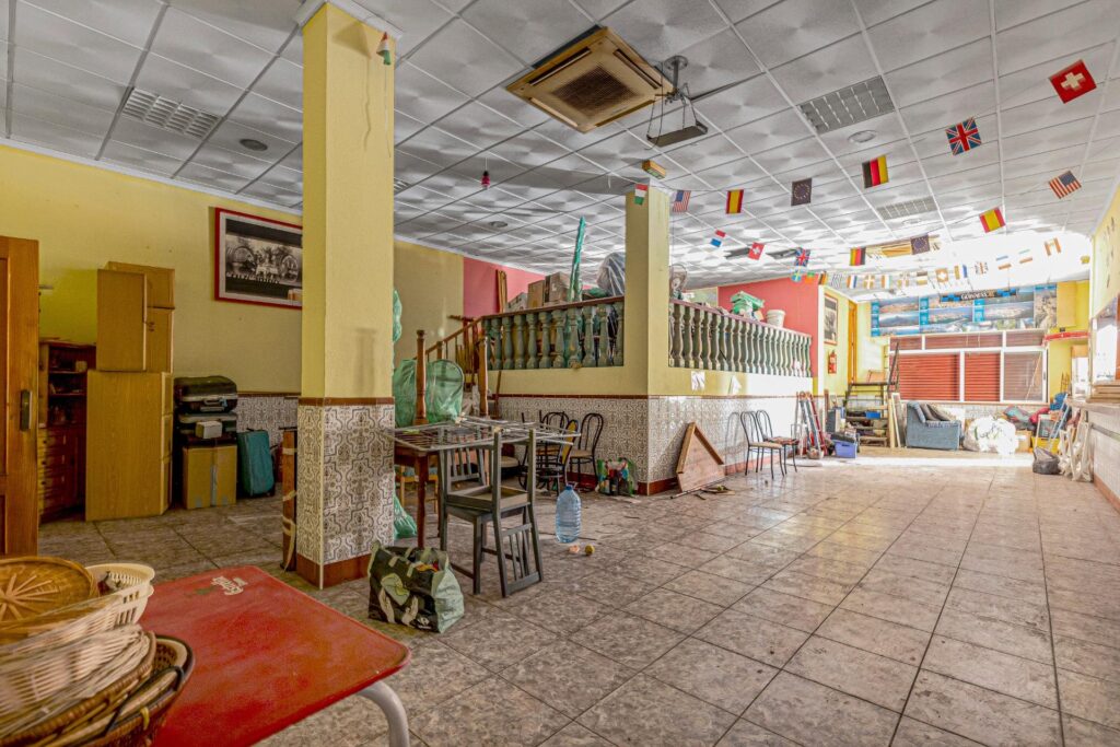 Commercial property in Torrevieja (Playa del Cura)