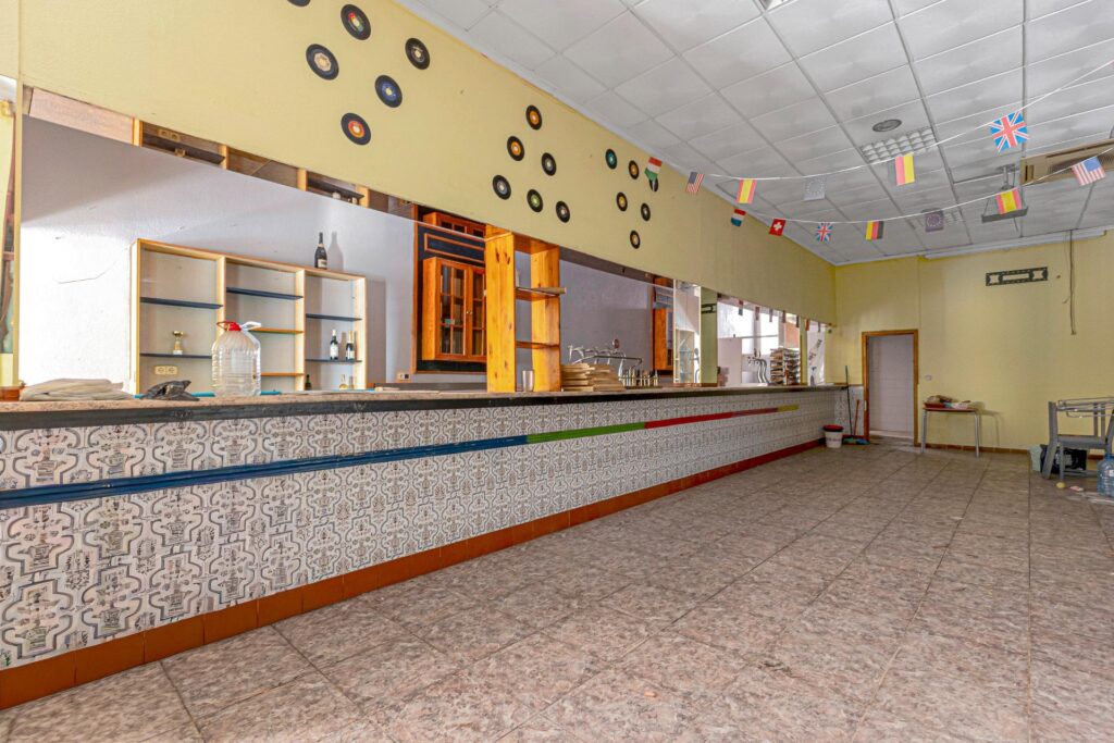Commercial property in Torrevieja (Playa del Cura)