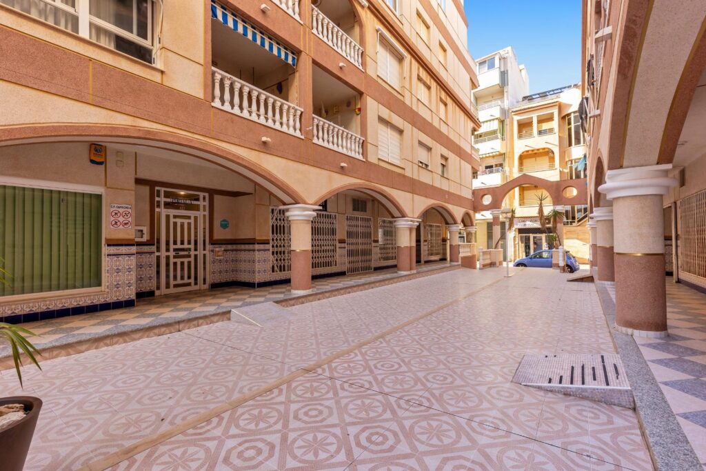 Apartment in Torrevieja (La Mata)