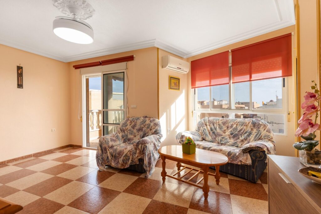 Apartment in Torrevieja (La Mata)
