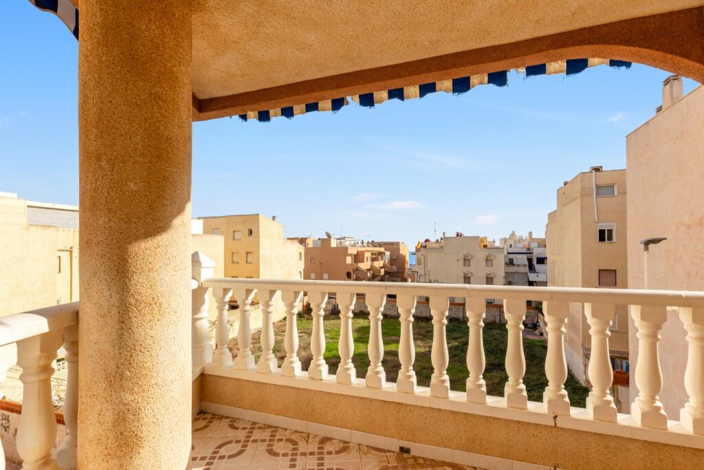 Apartment in Torrevieja (La Mata)